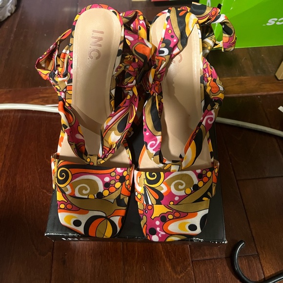 I.N.C. Tie up heels - Picture 2 of 4